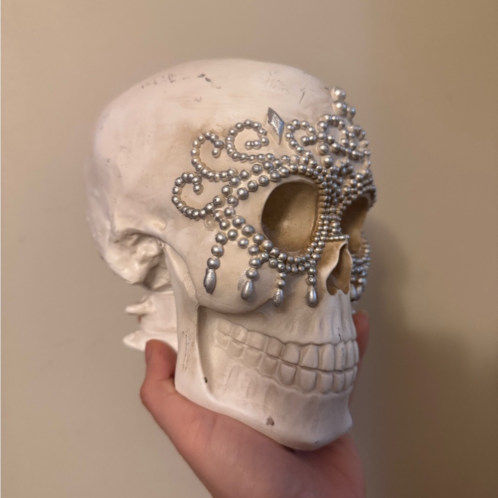 Embellished Decorative Skull Accent - White with Silver Beading NEW - Picture 3 of 4